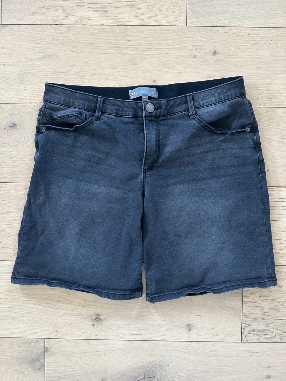 Wit & Wisdom Stretch Ab Solution Bermuda Shorts Rolled Cuff Black 14 Denim